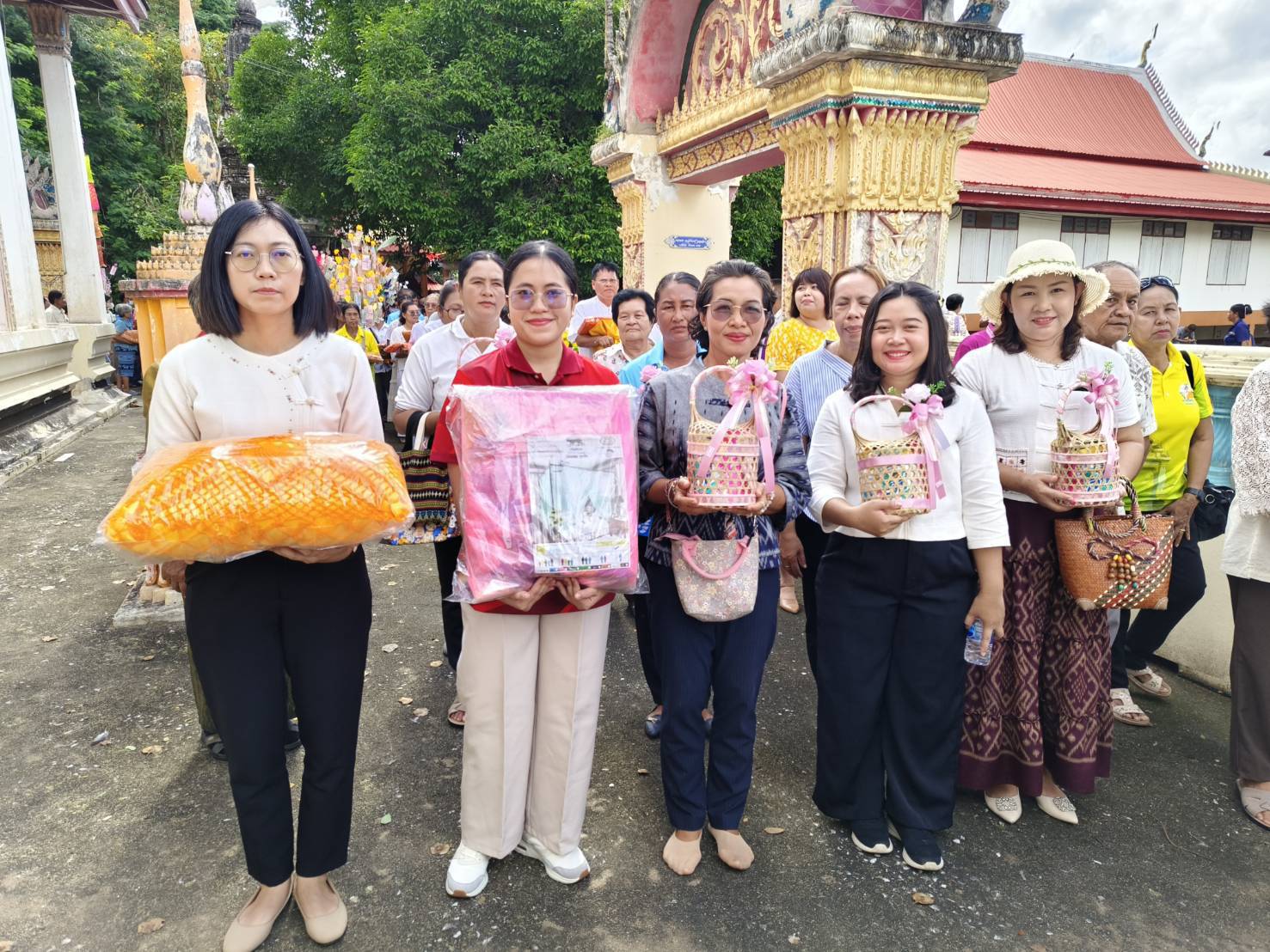 สพอ.พยุหะคีรีเข้าร่วม งานทอดกฐินสามัคคีอำเภอพยุหะคีรี ประจำปี 2568